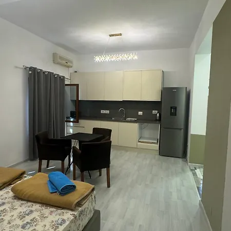 Center דירה *