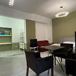 Center Apartment *